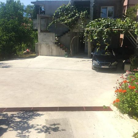 Milmaris Apartments Tivat Buitenkant foto