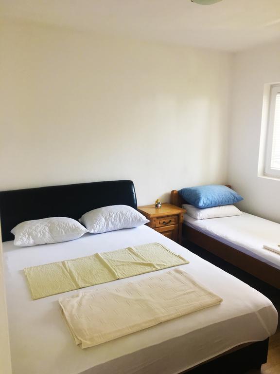 Milmaris Apartments Tivat Buitenkant foto