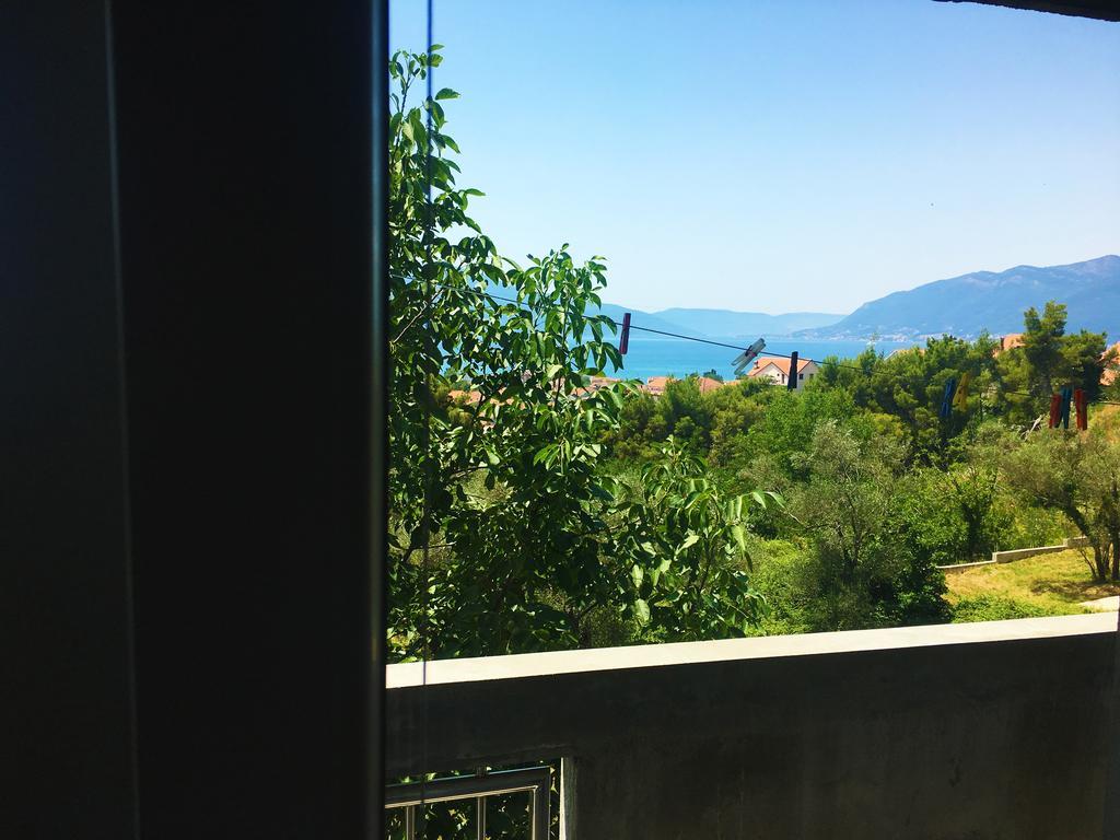 Milmaris Apartments Tivat Buitenkant foto