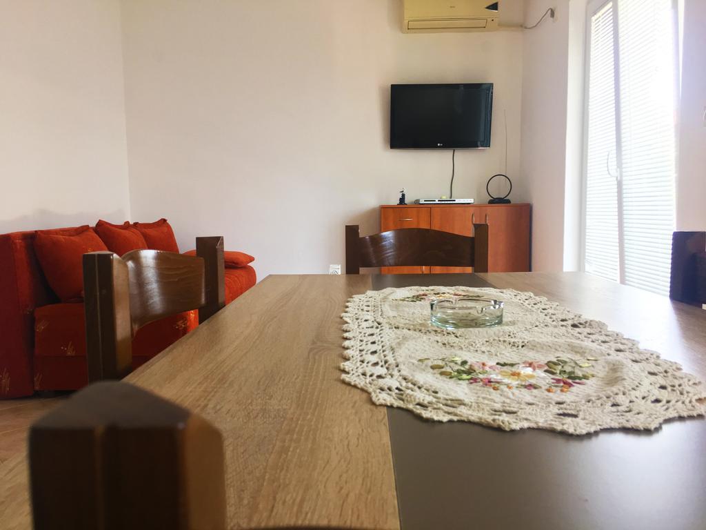 Milmaris Apartments Tivat Buitenkant foto