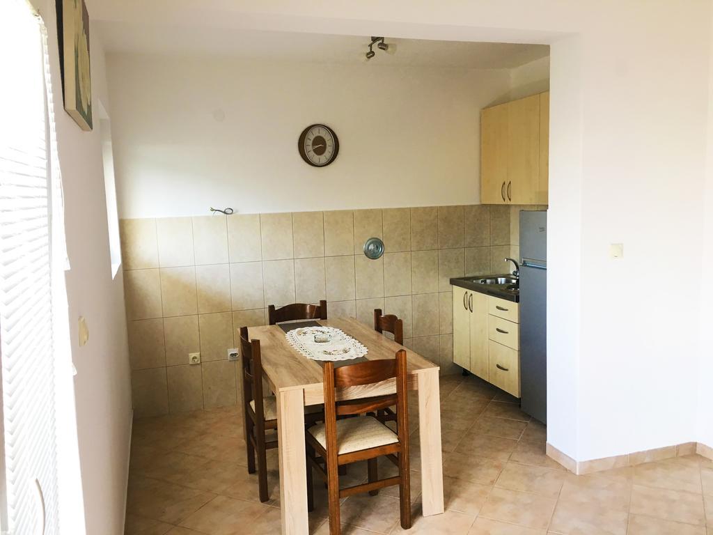 Milmaris Apartments Tivat Buitenkant foto